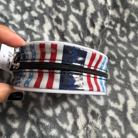 Disney Parks coin purse - Picture 3 of 3